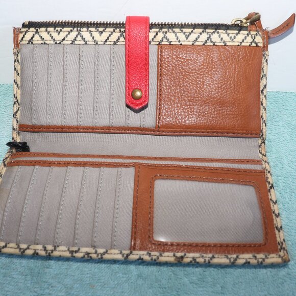 Fossil Brand Ladies Black Brown Cream Red Leather Wallet Clutch - Picture 4 of 8